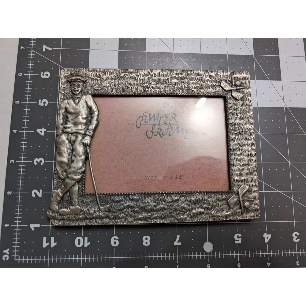 Pewter Frames Golfter on‎ Grass pewter from 5 x 3.5 table top style Taiwan Made